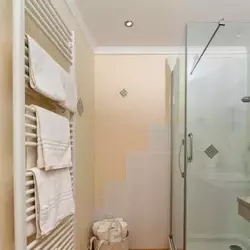 Badezimmer mit Dusche Wellnesshotel Rothfuss Bad Wildbad im Schwarzwald