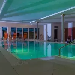 Hallenbad des Wellnesshotel Rothfuss in Bad Wildbad im Schwarzwald