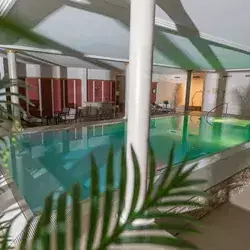 Badelandschaft und Hallenbad des Wellnesshotel Rothfuss in Bad Wildbad im Schwarzwald