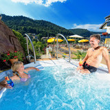Au�en-Whirlpool des Hotel Rothfuss in Bad Wildbad- ge�ffnet von Mitte Mai bis Mitte September