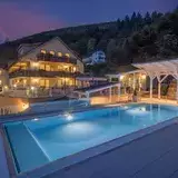 Infinitypool Au�enpool im Wellnesshotel Rothfuss in Bad Wildbad bei Nacht