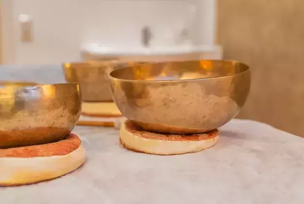 Ayurveda Klangschalen im 4 Sterne Wellnesshotel Rothfuss in Bad Wildbad im Schwarzwald