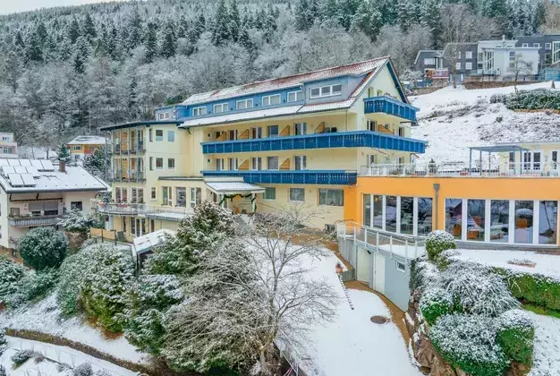 Winterliches Wellnesshotel Rothfuss in Bad Wildbad im Schwarzwald
