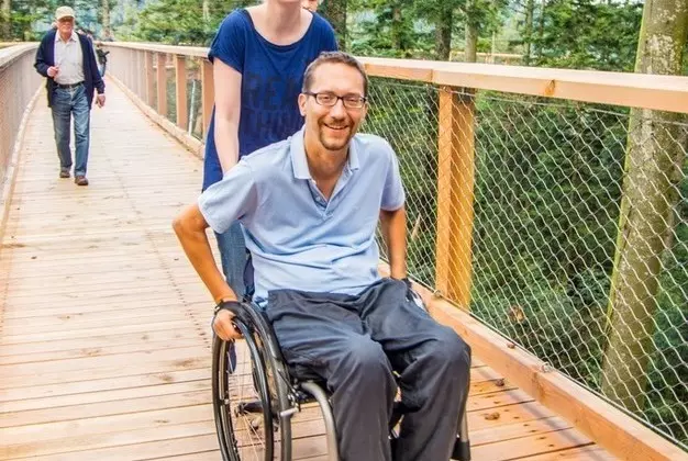 Baumwipfelpfad f�r Rollstuhlfahrer - Ausflugstipp 4 Sterne Wellnesshotel Rothfuss in Bad Wildbad im Schwarzwald