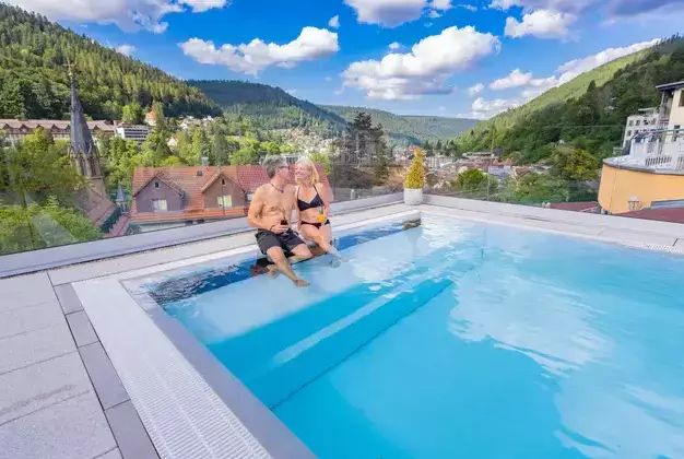 Infinity Pool im 4-Sterne Wellnesshotel Schwarzwald - Hotel Rothfuss Bad Wildbad