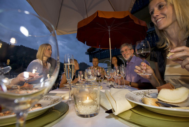Feiern mit Abendessen vom Buffet im Wellnesshotel Rothfuss im Schwarzwald