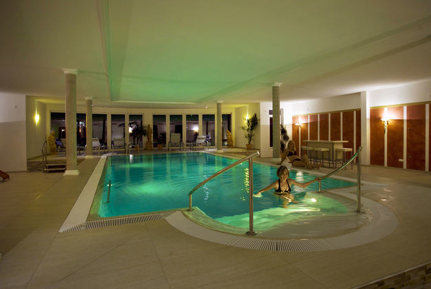 Whirlpool zur Entspannung im Wellnessbereich des Hotels Bad Wildbad